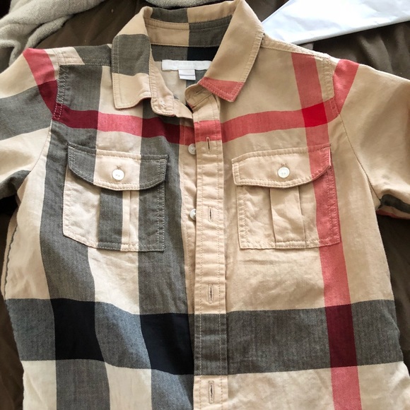 Burberry Other - Boys Burberry size 6 no stains like new.